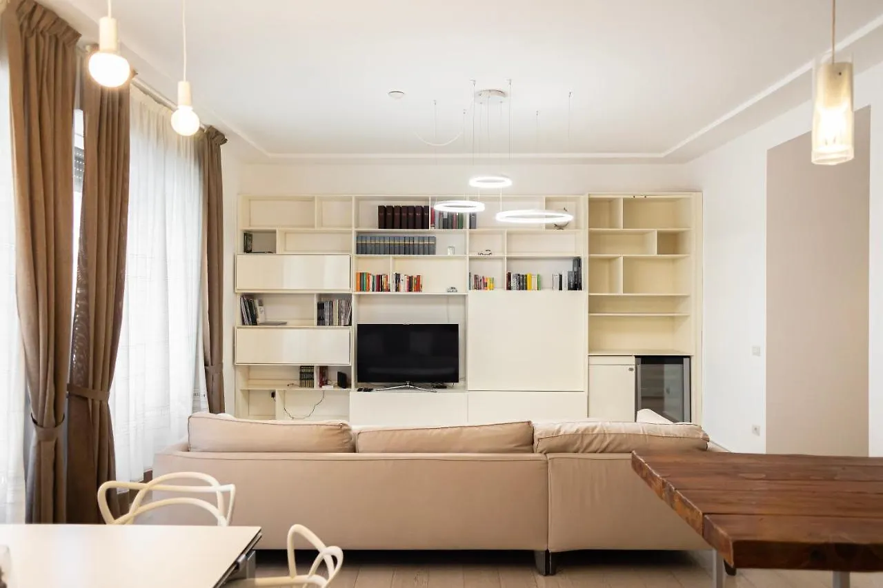 Elegante E Spazioso Quadrilocale In Porta Venezia Milan Apartment