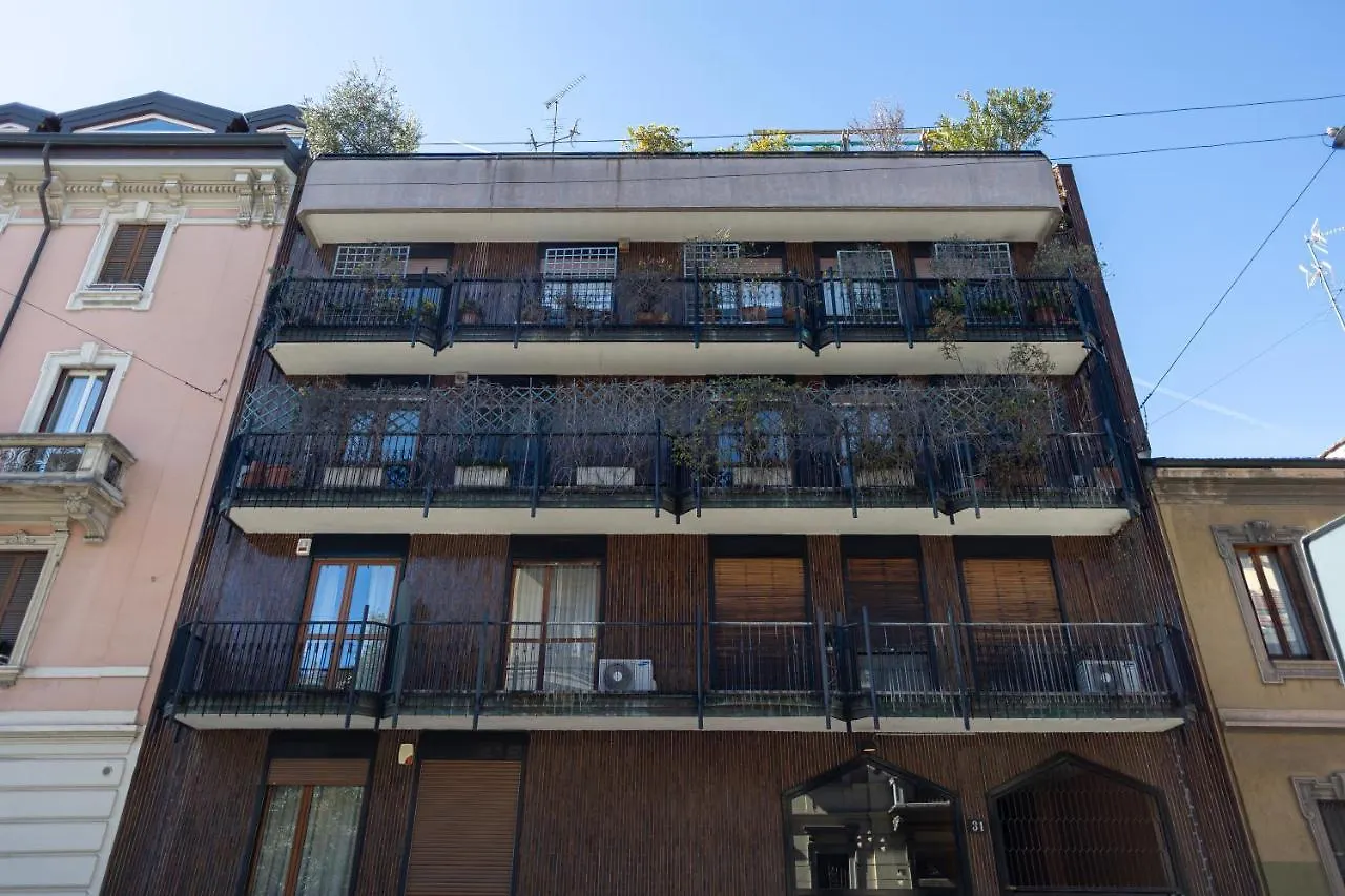 Elegante E Spazioso Quadrilocale In Porta Venezia Milan